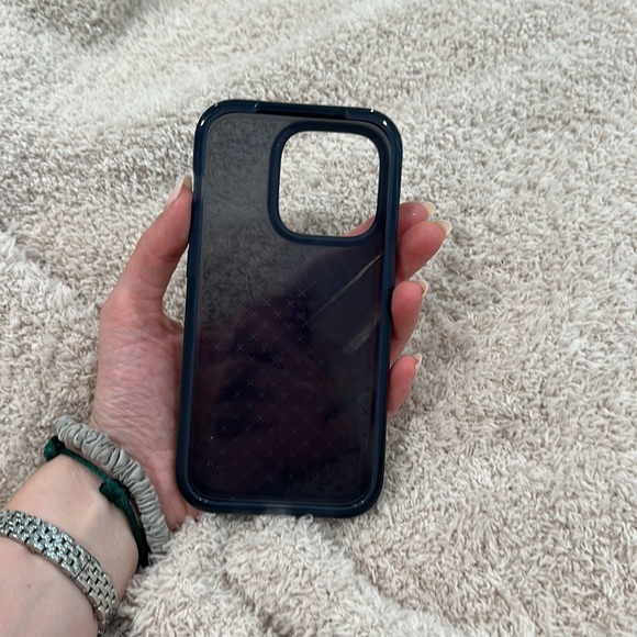 Tech 21 iPhone 14  pro case - Picture 2 of 4